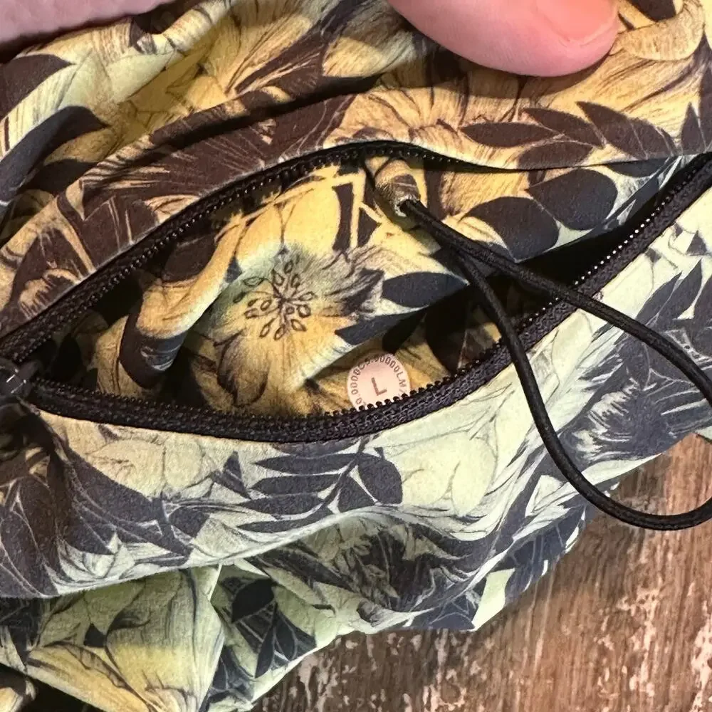 Lululemon Lined Performance Bathing Suit Swim Trunks Tropical 5” Men’s Size L